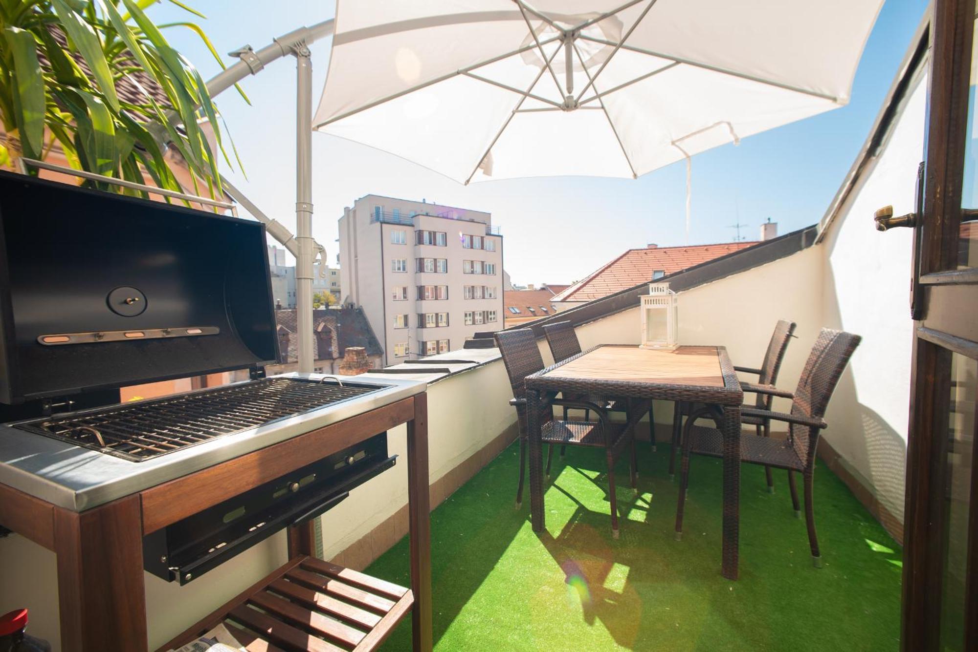 Blue Lotus Apartments Bratislava Exterior foto